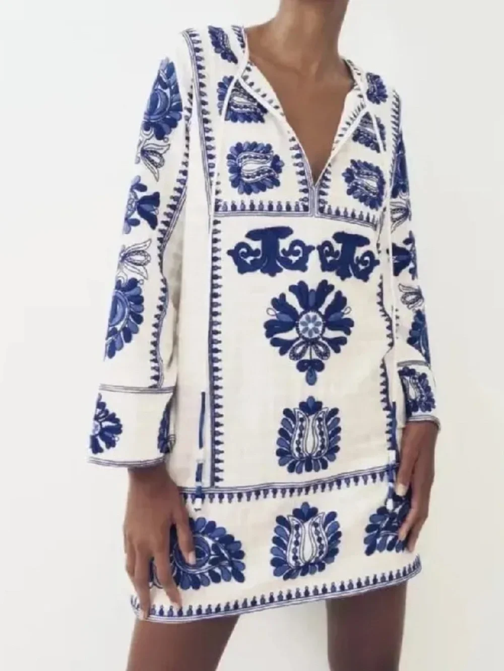 Zara Blue White Embroidered Short Mini Kaftan Caftan XS Dress A2 - Picture 1 of 5